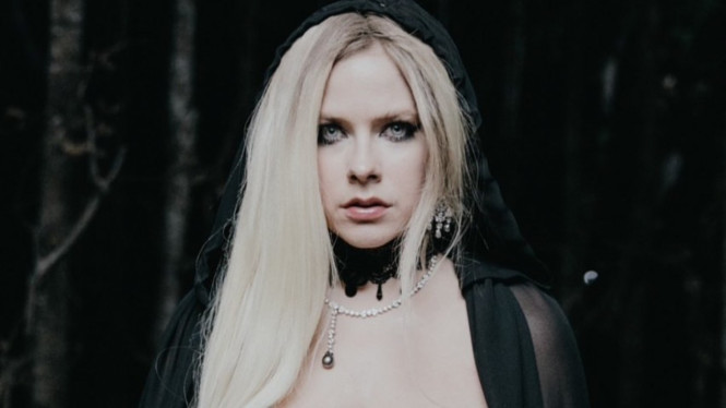 Instagram/@avrillavgne