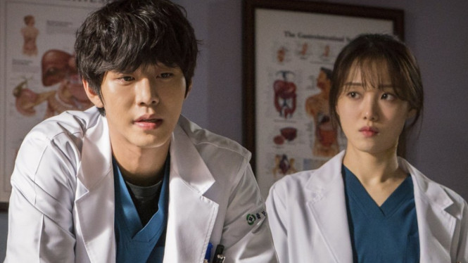 Ahn Hyo Seop dan Lee Sung Kyung