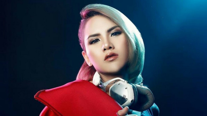 Instagram/@evelinnadaanjani