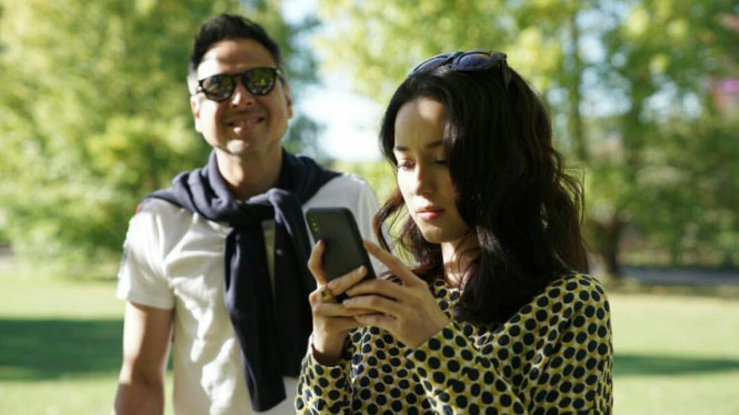 Julie Estelle dan pacar, pembalap David Tjipto