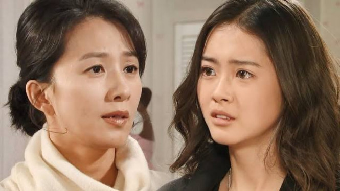 Kim Hee Ae dan Go Ara