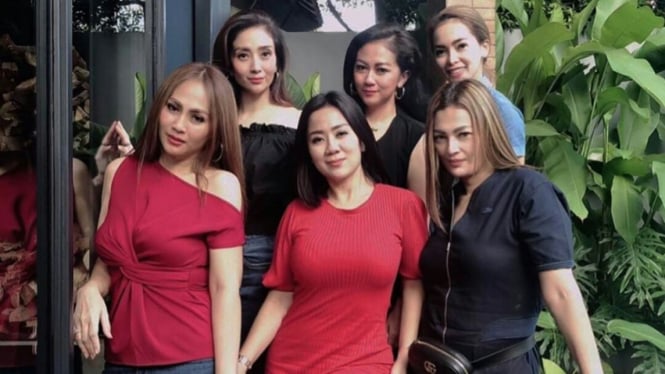 10 Fakta Tante Ernie Yang Lagi Viral Dijuluki Pemersatu Bangsa Halaman 3 0356