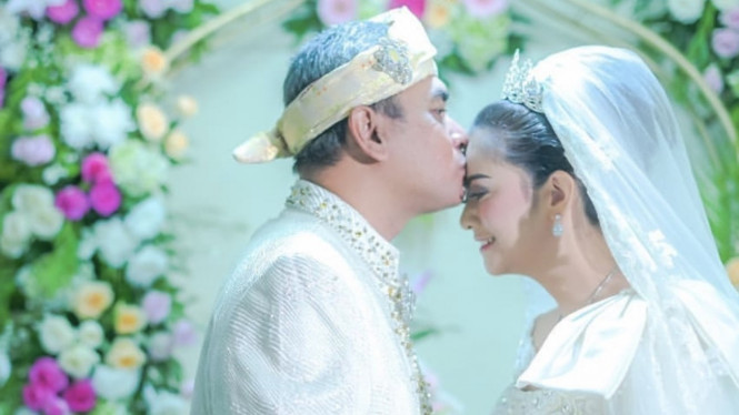 Qory Sandiorva dan suami