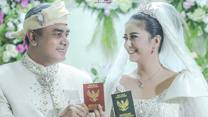 qory sandioriva dan suami