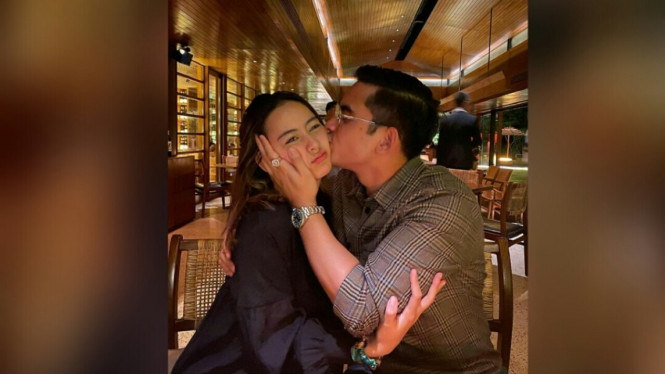 Instagram/@Laura_theux