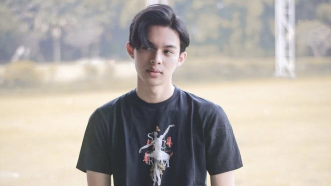 instagram/@rey_mbayang