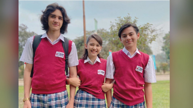 Instagram/@sandrinna_11