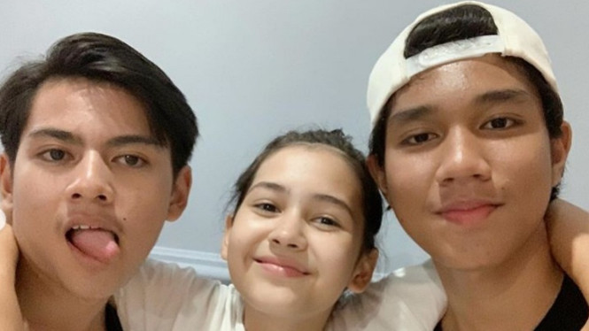 Instagram/@sandrinna_11