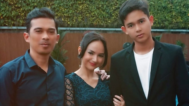 Instagram/@angelicasimp.new