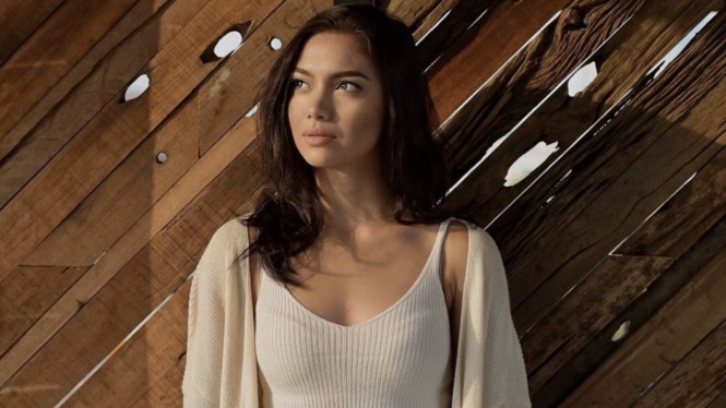 instagram/@angelagilsha