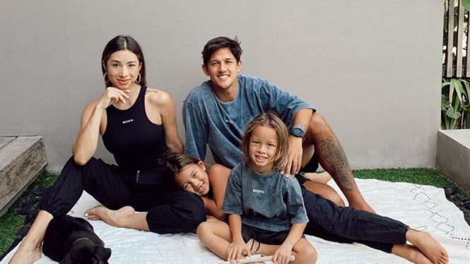 Instagram/@jenniferbachdim