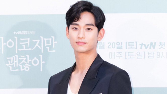 Kim Soo Hyun Nyanyikan Lagu BTS di It’s Okay to Not Be Okay