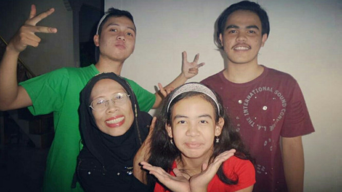 Instagram/@d_ambiyaofficial