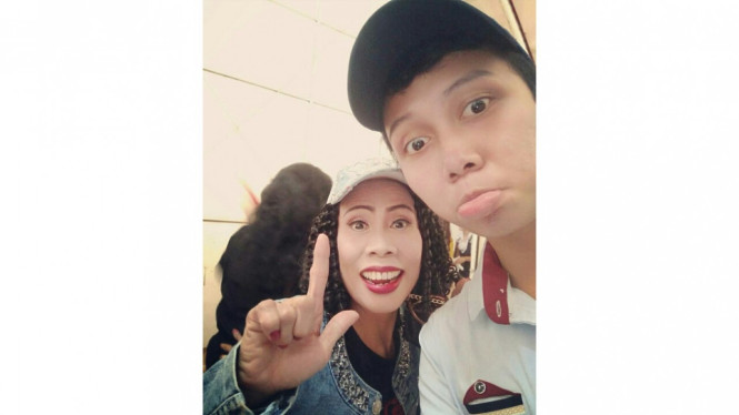 Instagram/@d_ambiyaofficial