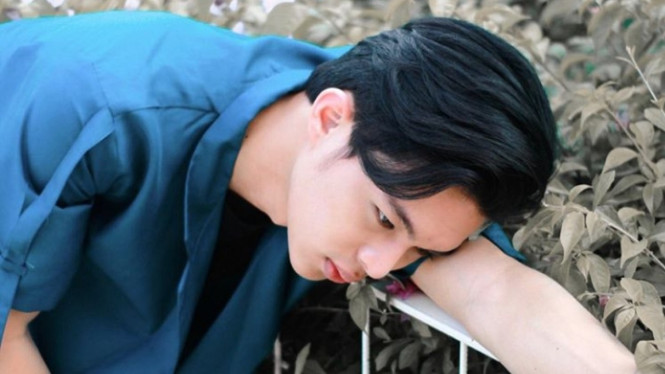 Instagram/@rey_mbayang