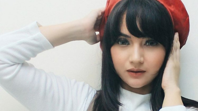 Instagram/@angelicasimp.new