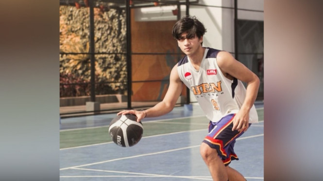 Instagram/harrisvriza