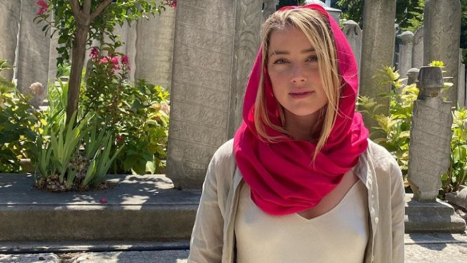 Instagram/amberheard