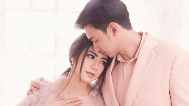 Instagram/@felicyangelista_