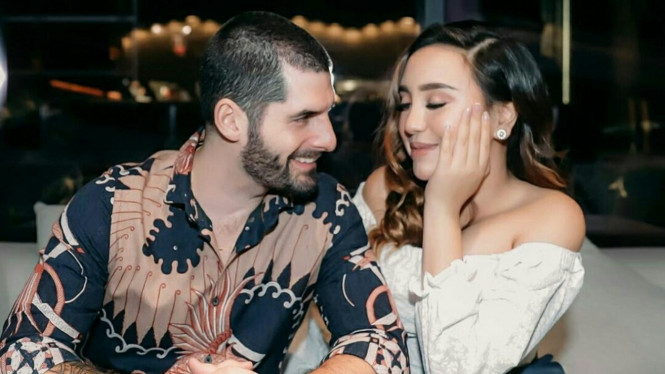 Instagram/@salmafinasunan