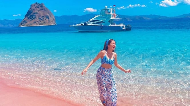 Instagram/@bebytsabina