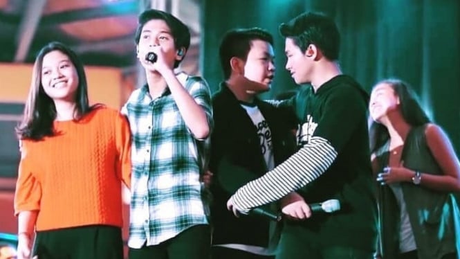 Instagram/@_iqbaal.e28_