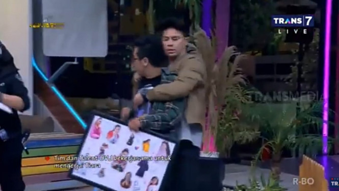 YouTube/trans7official