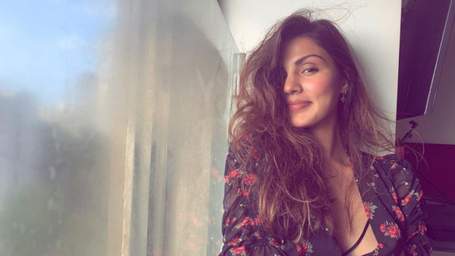 Instagram/@rheachakraborty