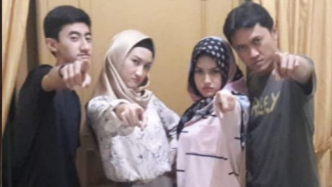 instagram/deriskaalmira