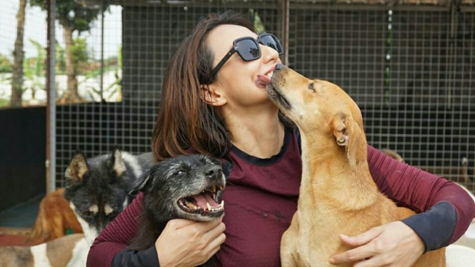 Instagram/@davinaveronica