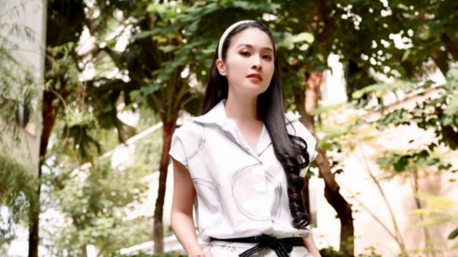 instagram/sandradewi88