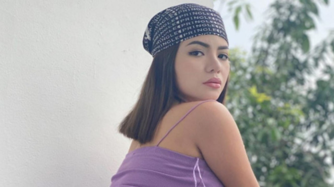 instagram/dinar_candy