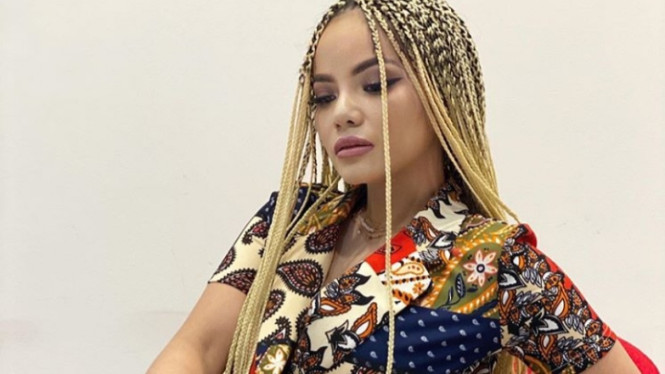 Instagram/dinar_candy