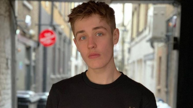 Instagram/archie_lyndhurst