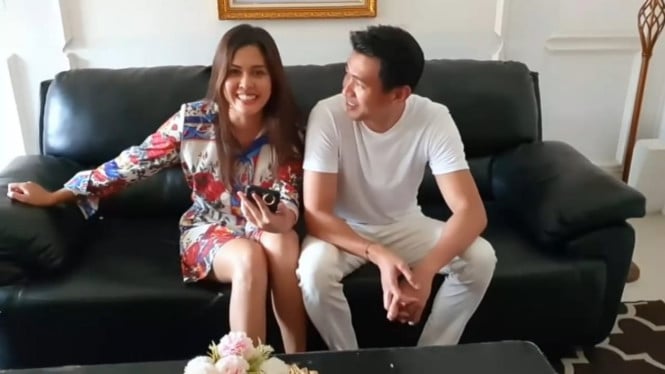 youtube/ rebecca tamara