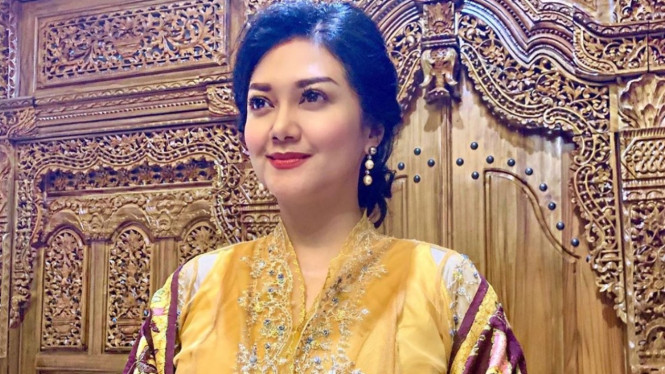 Instagram/@bellasaphiraofficial