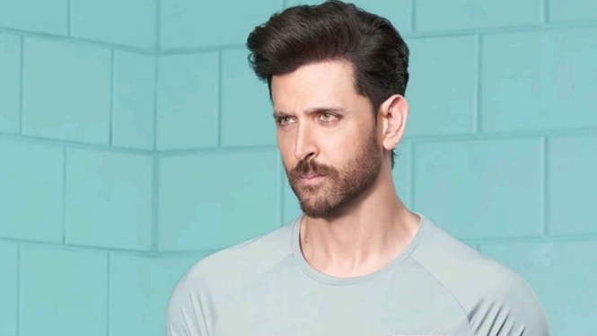 8 Potret Hot Hrithik Roshan Rayakan Ultah ke-48, Nomor 7 Bikin Gerah