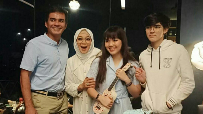 Instagram/@rinagunawan28