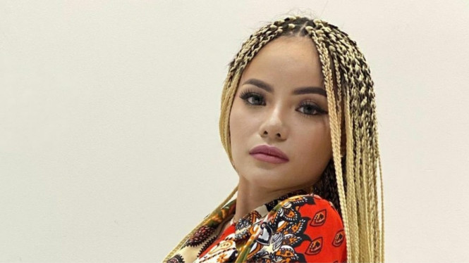 Instagram/@dinar_candy