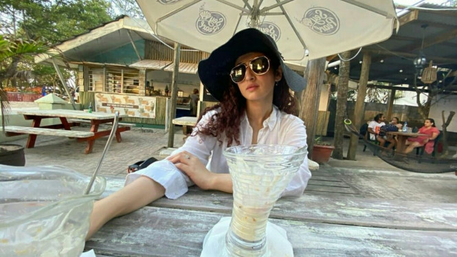 Instagram/@ruchikaakapoor