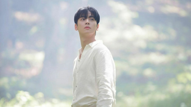 Instagram/@eunwo.o_c