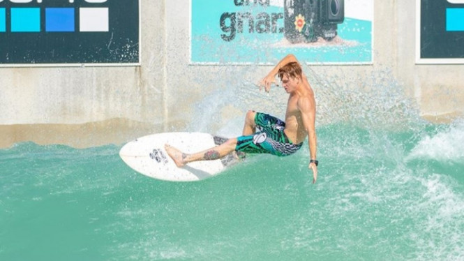 Instagram/eddie_hassell