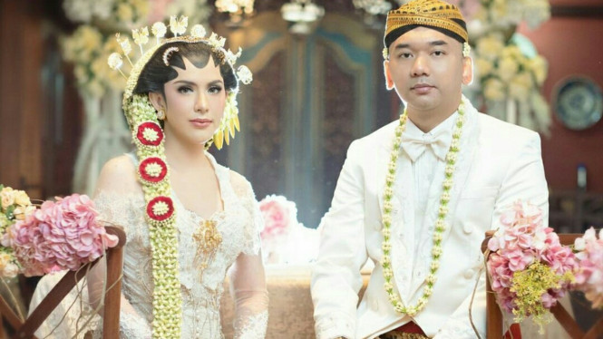 Instagram/@sallyadelia