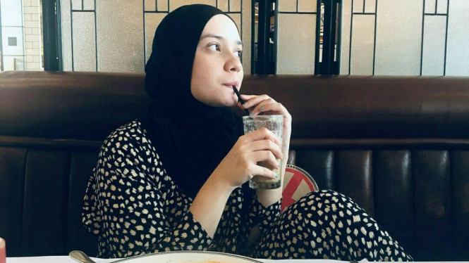 Instagram/@putriannesaloka