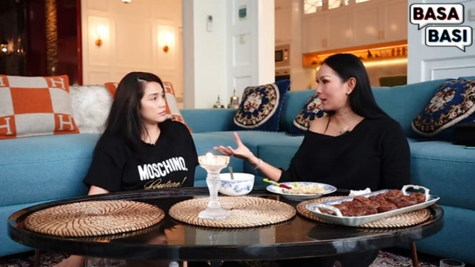 YouTube/Ussy Andhika Official