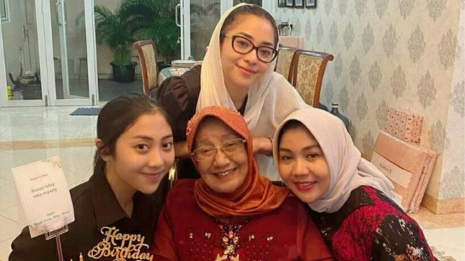 Instagram/@yorafebrina