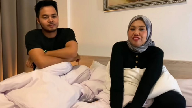 youtube/elly sugigi tv