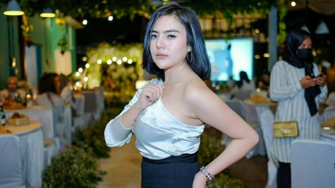 Instagram/@mareta_angelreal