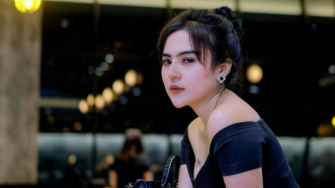 Instagram/@mareta_angelreal