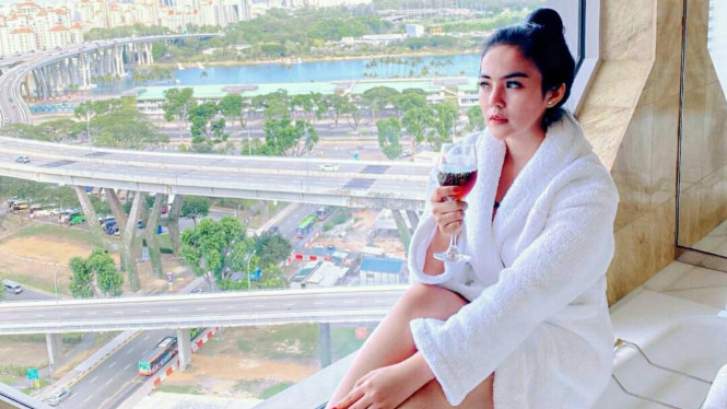 Instagram/@mareta_angelreal